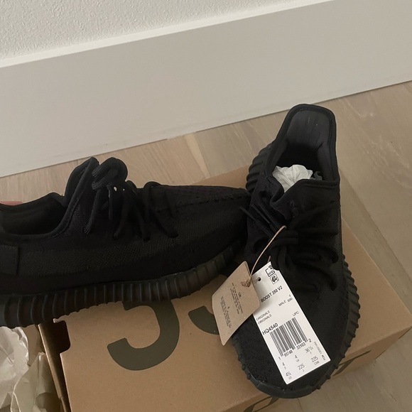 Authentic yeezy - Picture 4 of 9